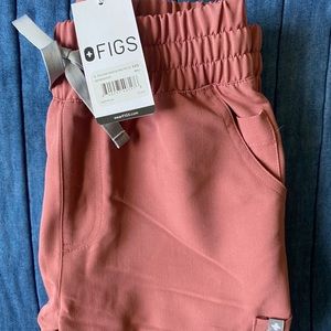 NWT Women’s Figs Yola High Waisted Scrub Pants (in PETITE XXS) - Mauve